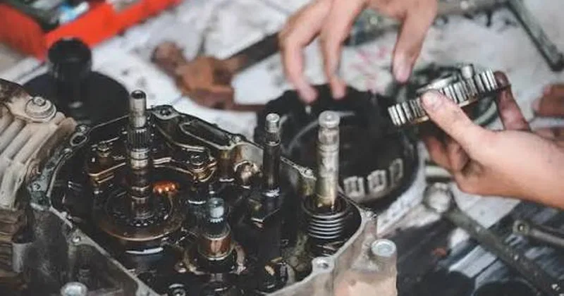Illustration for Biaya Turun Mesin Motor, Rincian dan Kapan Perlu