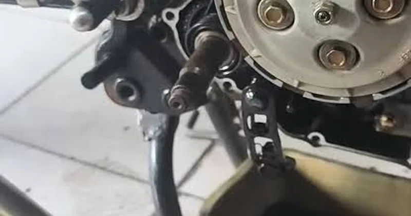Illustration for Penyebab Gigi Motor Keras Masuk atau Susah Netral