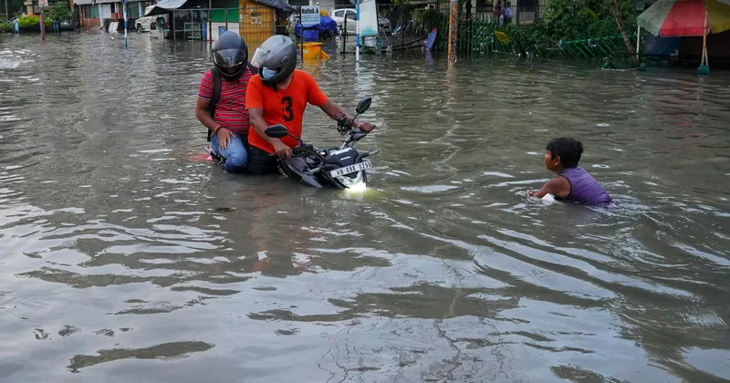Illustration for Cara Merawat Motor Kena Banjir Supaya Tidak Rusak Parah
